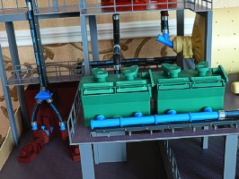 Флотаторы на втором этаже макета оборудования по обогащению руды
